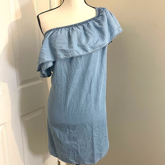 Atmosphere Dress - Picture 2 of 4